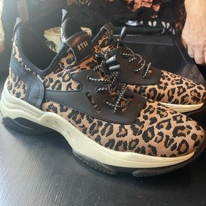 steve madden women’s tennis shoes